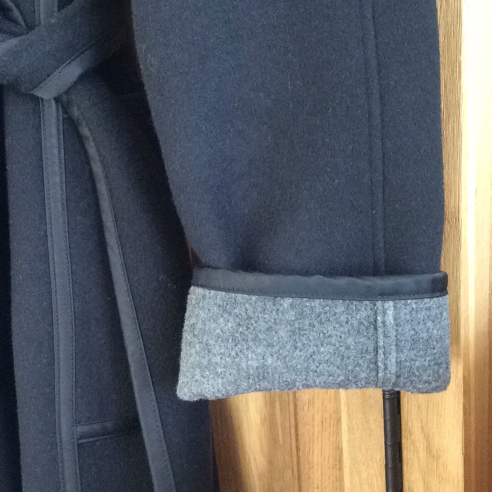 Talbots black wool coat with gray trim, size 4 - Picture 4 of 8